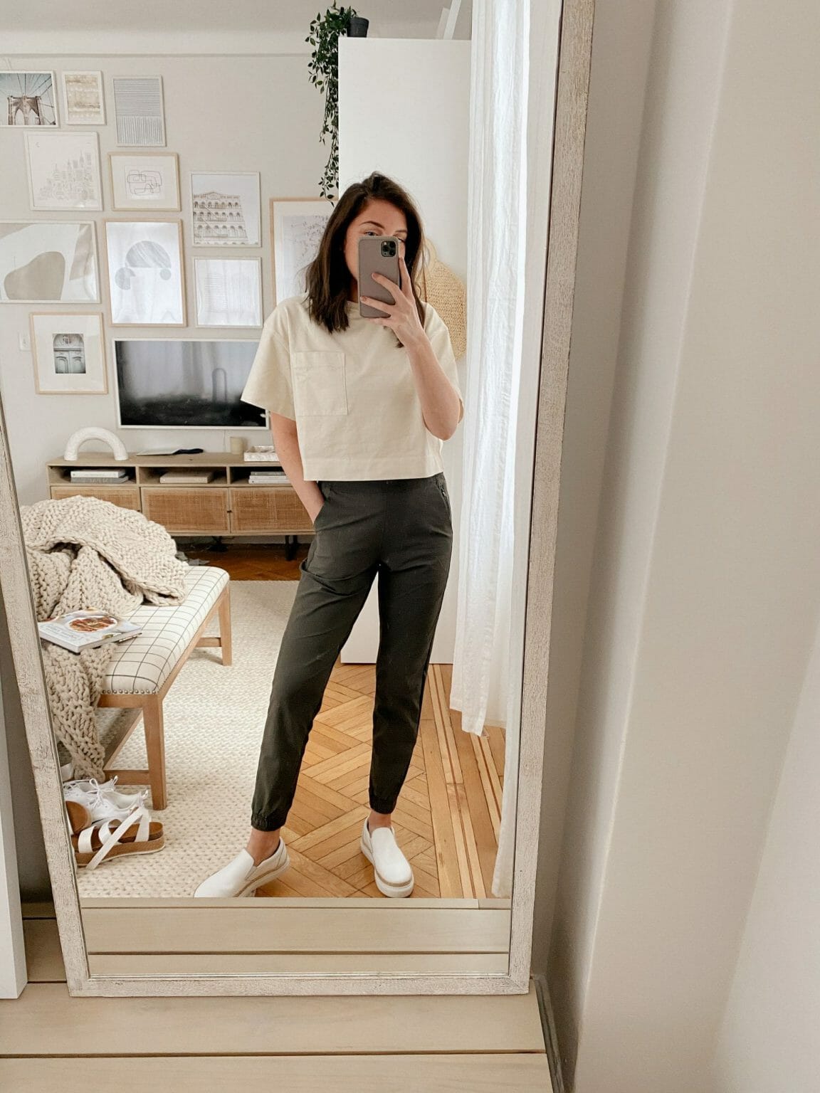 How to wear jogger pants to work (10 Outfit Ideas this 2021) - 160grams