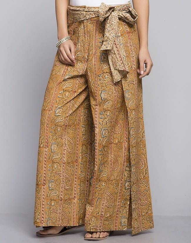 Types of Palazzo Pants: The Ultimate Guide (15 Types, Fabrics, and ...
