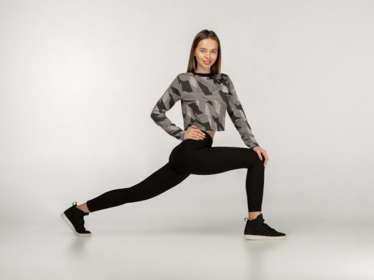 Best Tops to Wear With Leggings: Ideas to Help You Choose a Top for Leggings