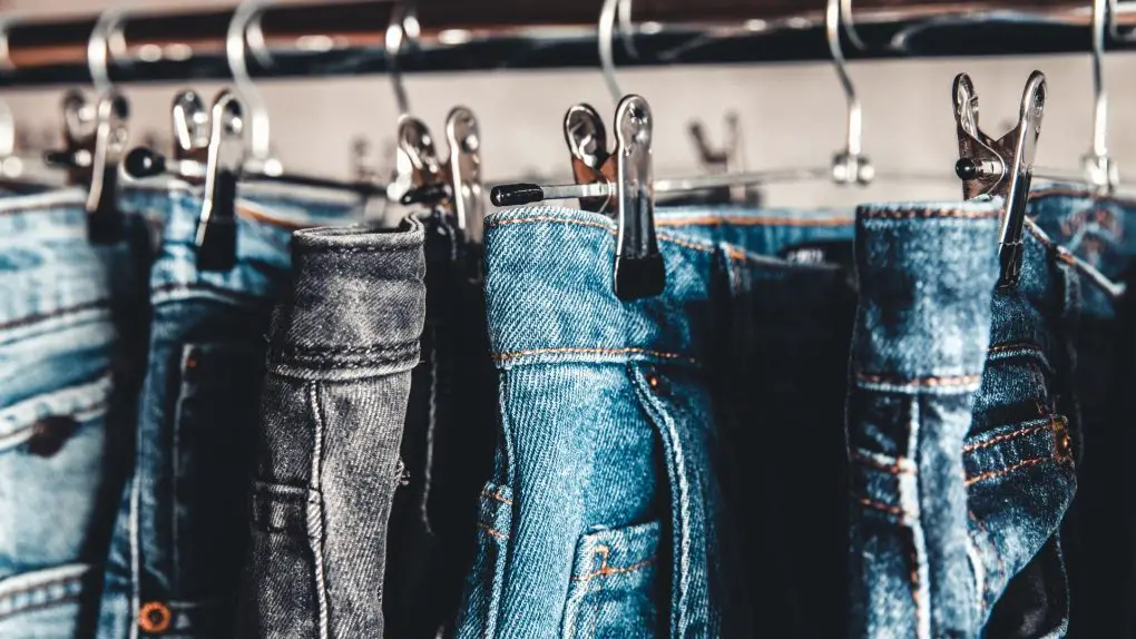 Buying Stretch Jeans: Should You Go a Size Smaller? - 160grams