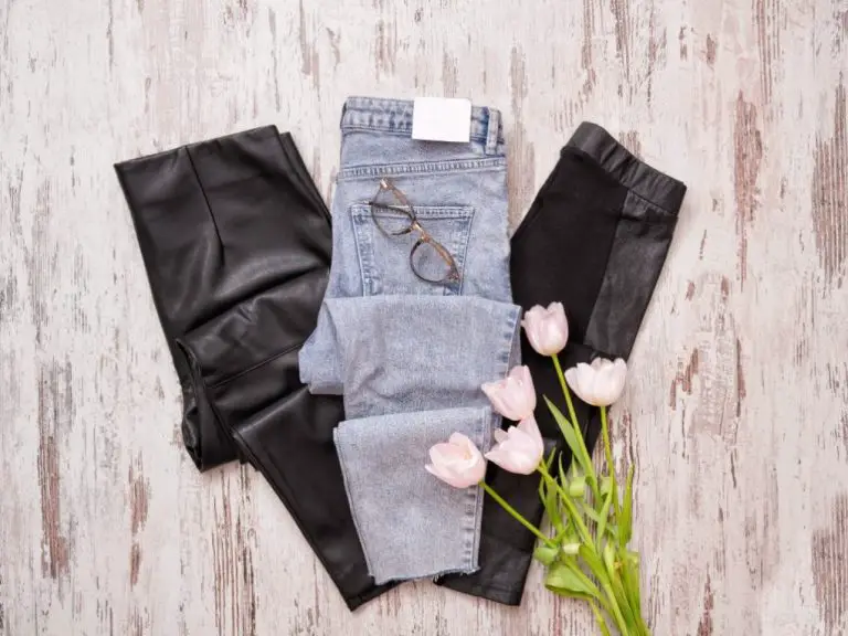 Leggings or Jeans: Which Is the Better Choice for Everyday Wear