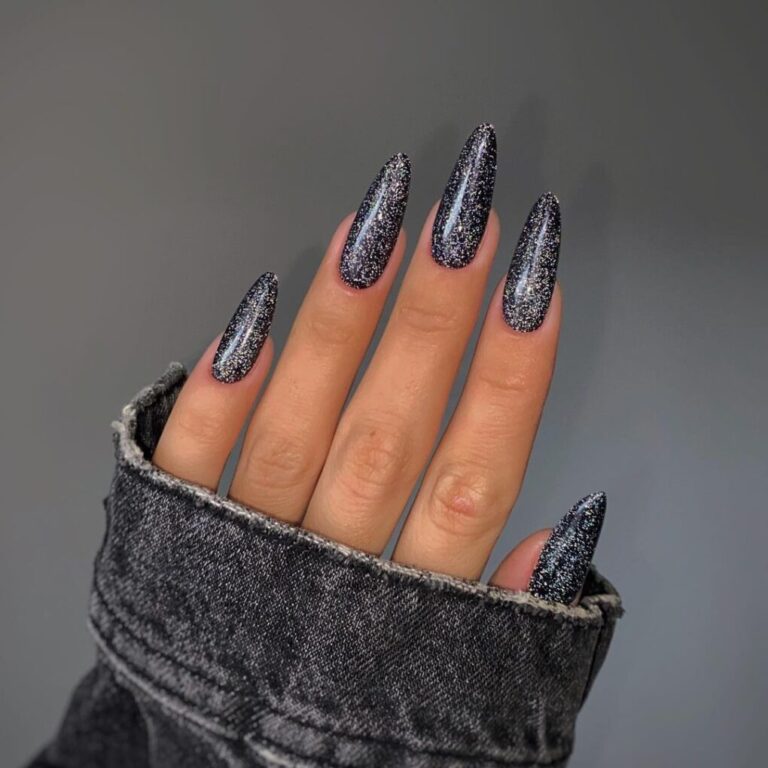 25 Dazzling Black Nail Designs to Try: Gothic Glam - 160grams