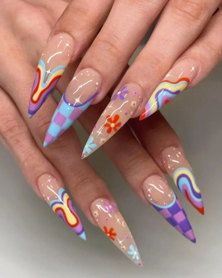 25 April Chic Nails: Stylish Tips Design for the Season