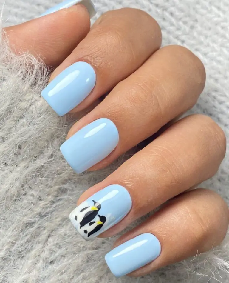 25 Cozy Short Nail Ideas for Winter: Frosty Fingers