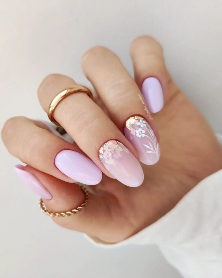 22 Winter Almond Nail Designs to Try: Snow Queen Inspiration