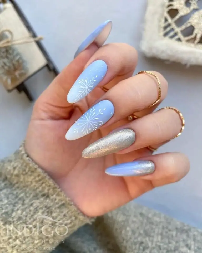 23 Almond-Shaped Christmas Manicures for Holiday Cheer: Deck Your Nails