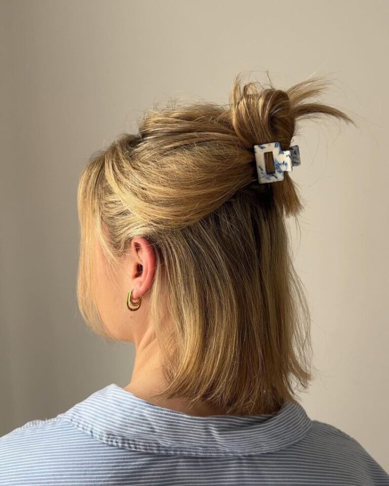 20 Effortlessly Chic Claw Clip Hairstyles for Every Occasion