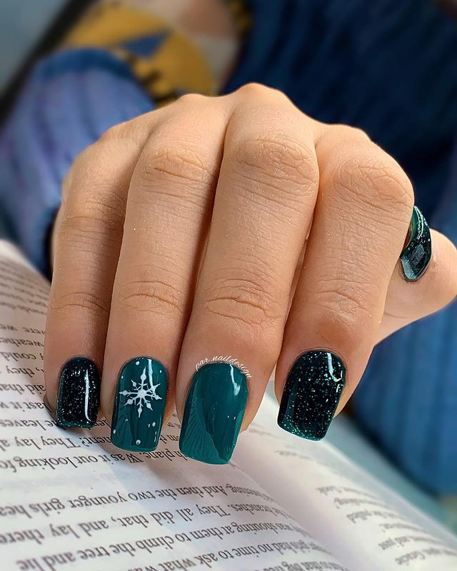 34 Dark Winter Nails to Contrast the Frost: Snowfall Noir