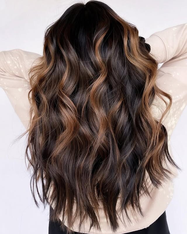 40 Effortlessly Chic Caramel Balayage Highlight Ideas