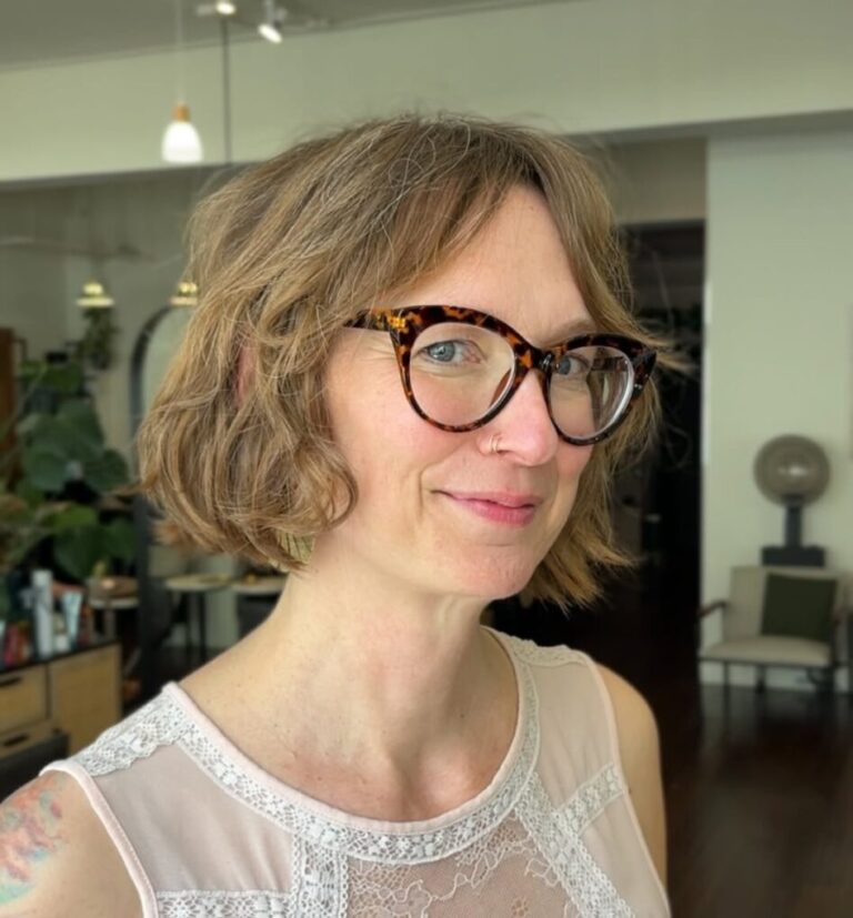 22 Best Hairstyles for Women Over 60 Who Rock Glasses: Elegant & Effortless